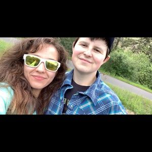 Meet your Posher, Cj